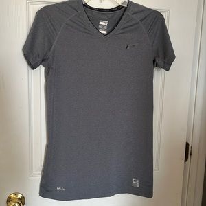 Nike Pro Womens Dri Fit Fitted Charcoal Grey T-Shirt Size Medium